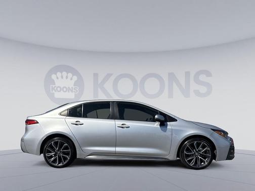 Classic Silver Metallic 2022 Toyota Corolla SE