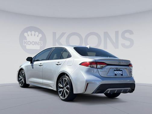 Classic Silver Metallic 2022 Toyota Corolla SE