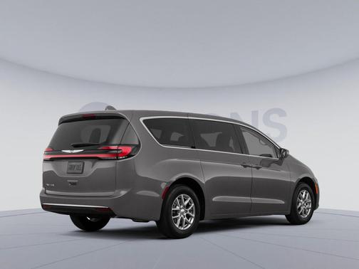 Granite Crystal Metallic Clearcoat 2023 Chrysler Pacifica Touring L