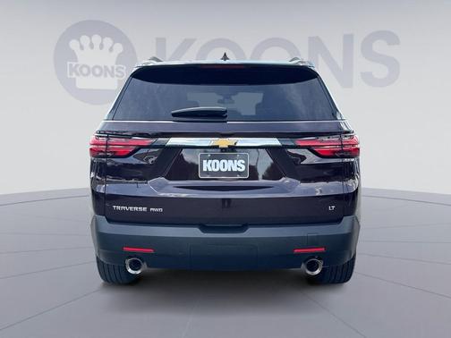 Black Cherry Metallic 2023 Chevrolet Traverse LT Cloth