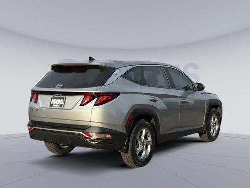 Shimmering Silver 2024 Hyundai TUCSON SE