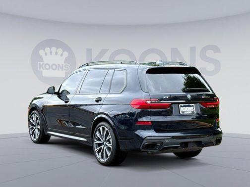 2022 BMW X7 M50i