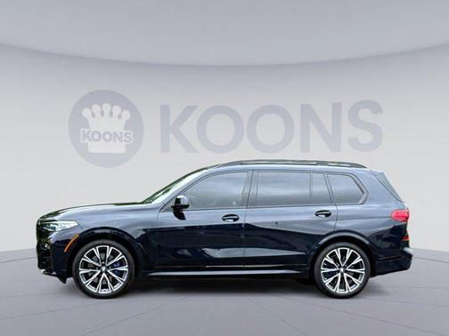 2022 BMW X7 M50i