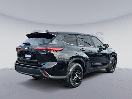 2023 Toyota Highlander Hybrid LE