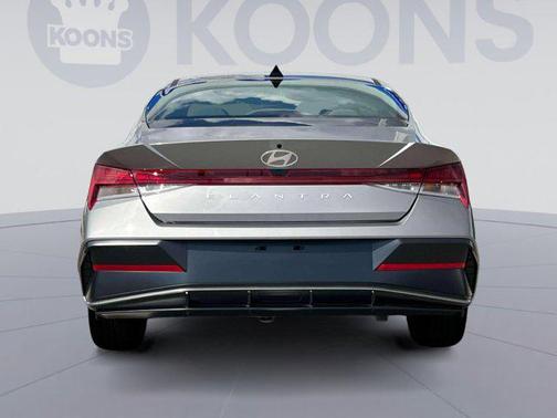 2025 Hyundai ELANTRA SEL