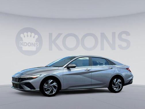 2025 Hyundai ELANTRA SEL