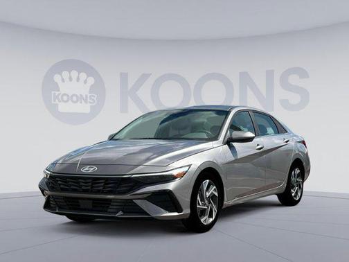 2025 Hyundai ELANTRA SEL