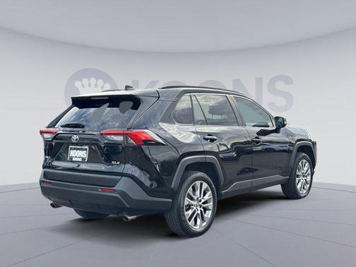 2022 Toyota RAV4 XLE Premium