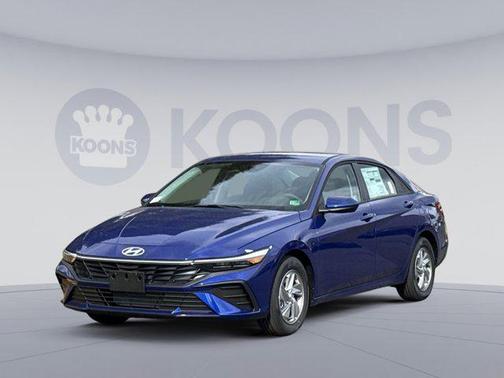 2025 Hyundai ELANTRA SE