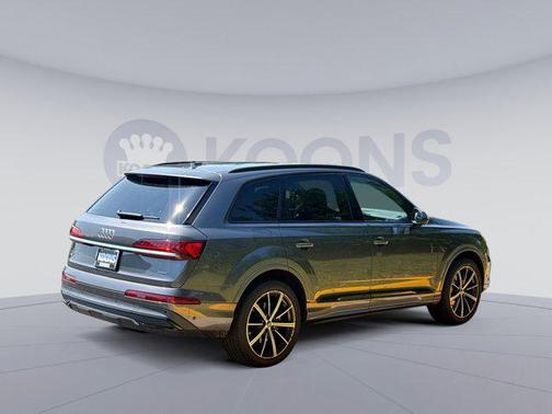 2021 Audi Q7 55 Premium Plus