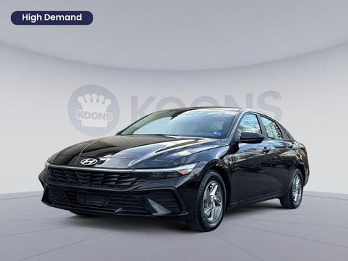 2024 Hyundai ELANTRA SE