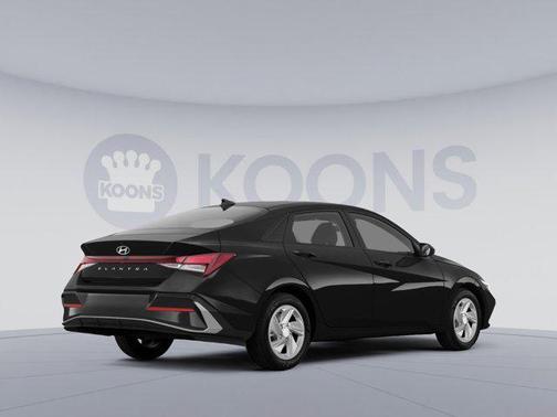 2024 Hyundai ELANTRA SE