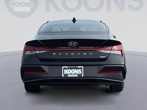2026 Hyundai ELANTRA HEV Limited