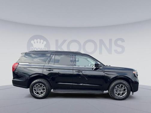 Black Metallic 2025 Ford Expedition Active