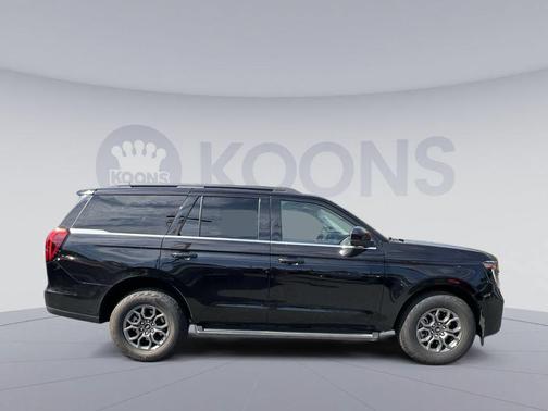 Black Metallic 2025 Ford Expedition Active