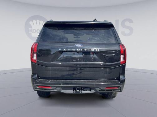 Black Metallic 2025 Ford Expedition Active