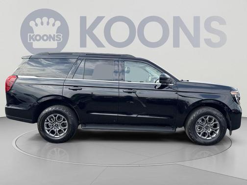 Black Metallic 2025 Ford Expedition Active