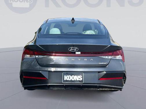 2025 Hyundai ELANTRA Limited