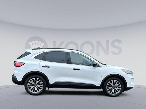 2020 Ford Escape Titanium