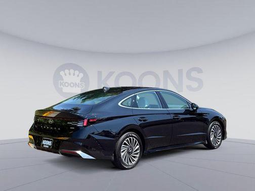 2025 Hyundai SONATA Hybrid SE