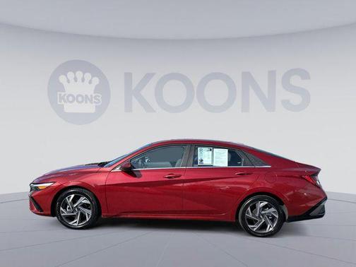 2025 Hyundai ELANTRA SEL