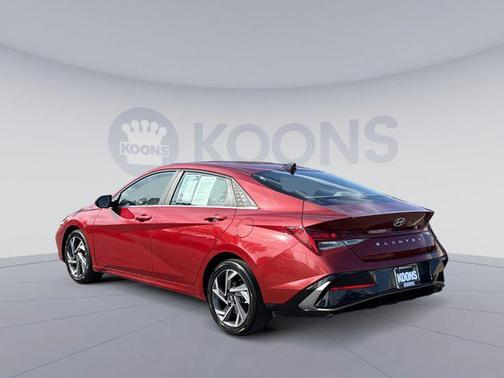 2025 Hyundai ELANTRA SEL