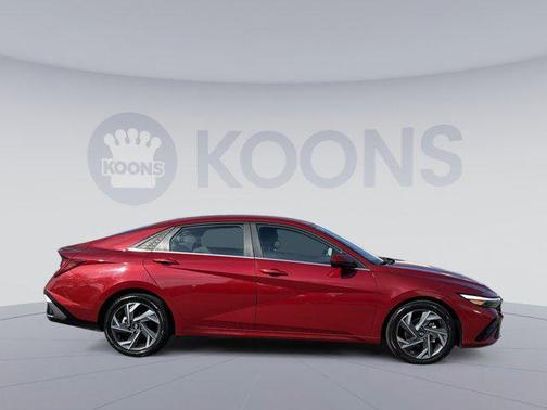 2025 Hyundai ELANTRA SEL