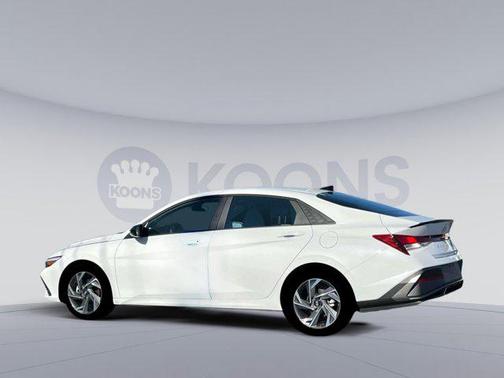 2025 Hyundai ELANTRA Sport