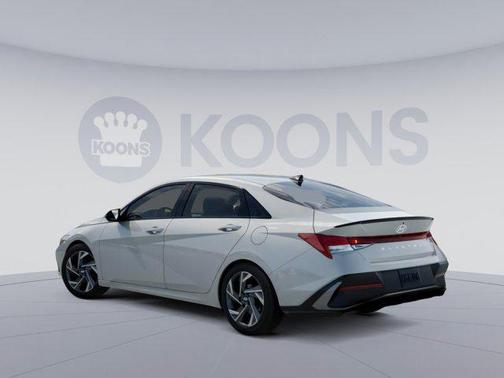 2025 Hyundai ELANTRA Sport