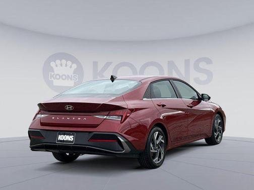 2025 Hyundai ELANTRA SEL