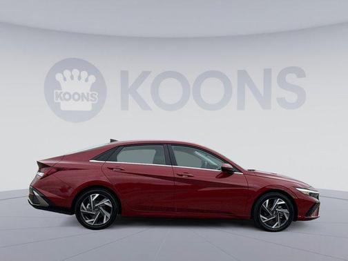 2025 Hyundai ELANTRA SEL