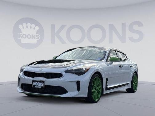 Snow White Pearl 2018 Kia Stinger Premium