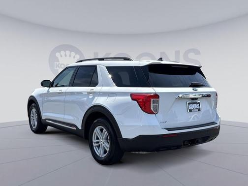 Oxford White 2024 Ford Explorer XLT