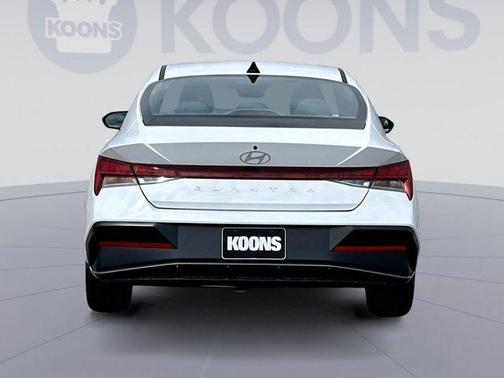 2025 Hyundai ELANTRA SEL