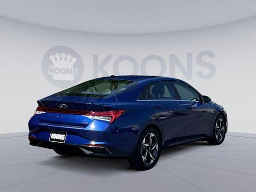 2022 Hyundai ELANTRA Limited