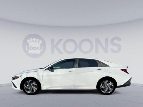 2025 Hyundai ELANTRA Sport