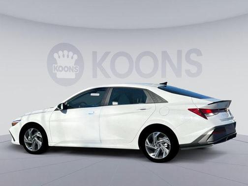 2025 Hyundai ELANTRA Sport