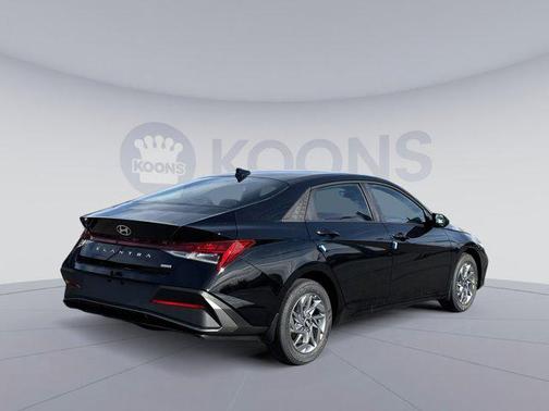 2026 Hyundai ELANTRA HEV Blue