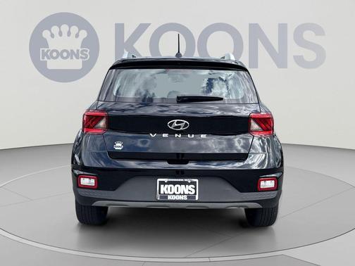Onyx Black 2023 Hyundai VENUE SEL