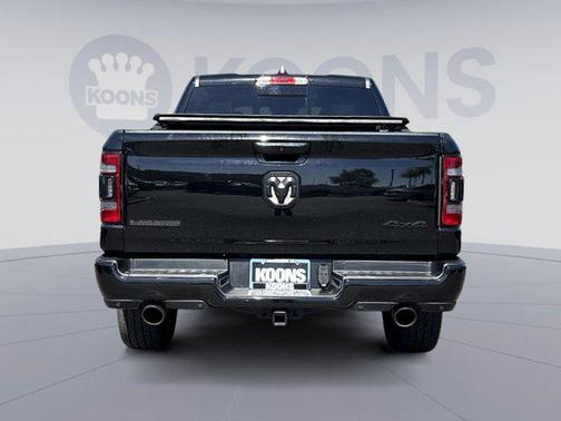 Diamond Black Crystal Pearlcoat 2023 RAM 1500 Laramie