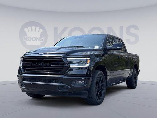 Diamond Black Crystal Pearlcoat 2023 RAM 1500 Laramie
