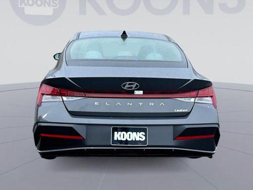 2025 Hyundai ELANTRA Limited