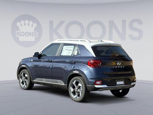 2026 Hyundai VENUE SEL w/Two-Tone Roof