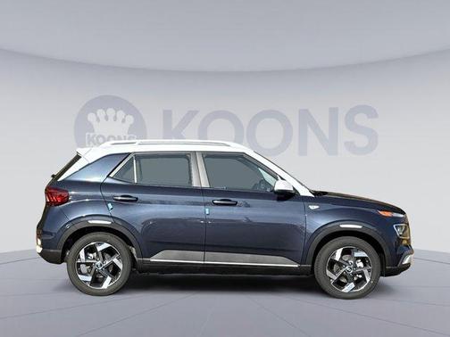 2026 Hyundai VENUE SEL w/Two-Tone Roof