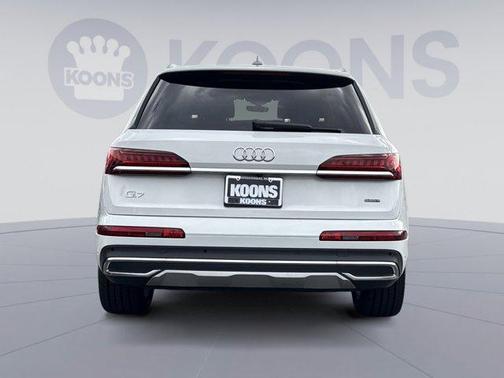 2023 Audi Q7 55 Premium Plus