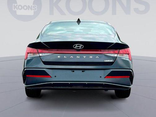2025 Hyundai ELANTRA Limited