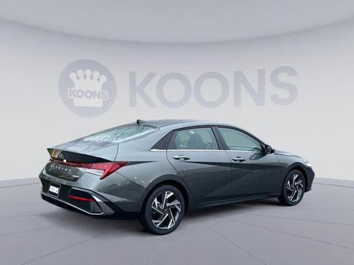2025 Hyundai ELANTRA Limited