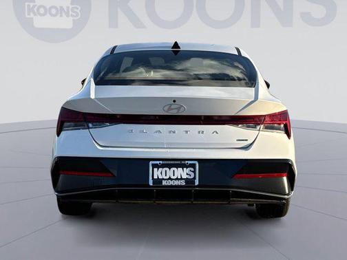 2025 Hyundai ELANTRA HEV Limited