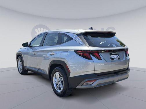 Shimmering Silver 2025 Hyundai TUCSON SE