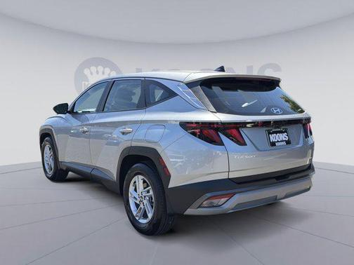 Shimmering Silver 2025 Hyundai TUCSON SE